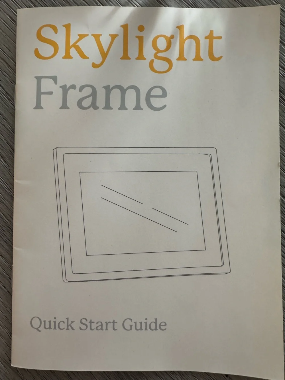 Skylight Frame White Digital Photo Frame - Sleek Electronic Display